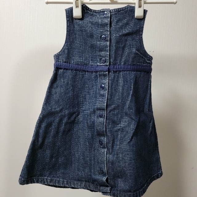 babyGAP(ベビーギャップ)のBABYGAPデニムジャンパースカート95 キッズ/ベビー/マタニティのキッズ服女の子用(90cm~)(ワンピース)の商品写真