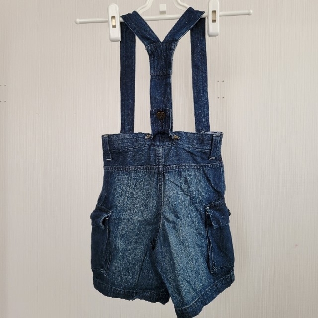 babyGAP(ベビーギャップ)のBABYGAPサスペンダー付きハーフパンツ110 キッズ/ベビー/マタニティのキッズ服女の子用(90cm~)(パンツ/スパッツ)の商品写真