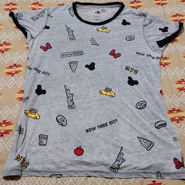 Disney(ディズニー)のニューヨーク ディズニーストア レディースTシャツ 米国Lサイズ レディースのトップス(Tシャツ(半袖/袖なし))の商品写真