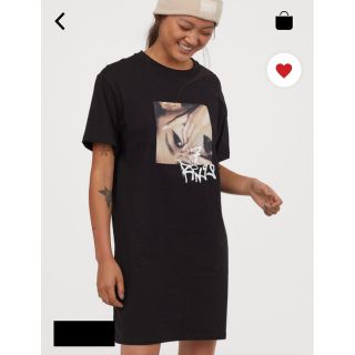 エイチアンドエム(H&M)のH&M×ariana grande Tシャツワンピース(ひざ丈ワンピース)