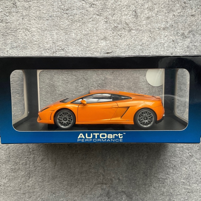 AUTOart 1/18 ランボルギーニ ガヤルド LP560-4 - recantolarfeliz.com.br