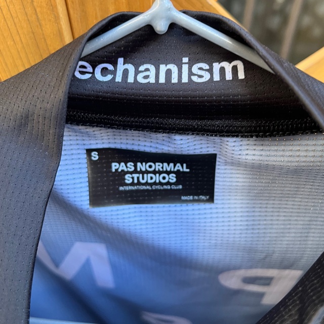 Specialized(スペシャライズド)のPAS NORMAL STUDIOS mechanism jersey sサイズ スポーツ/アウトドアの自転車(ウエア)の商品写真