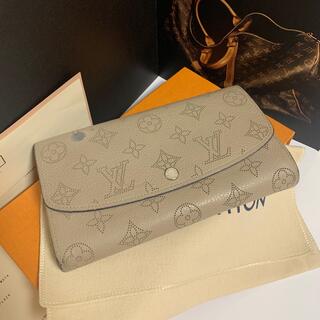 ルイヴィトン(LOUIS VUITTON)の【良品・2016年製】ルイ・ヴィトン　マヒナ　イリス 長財布(財布)