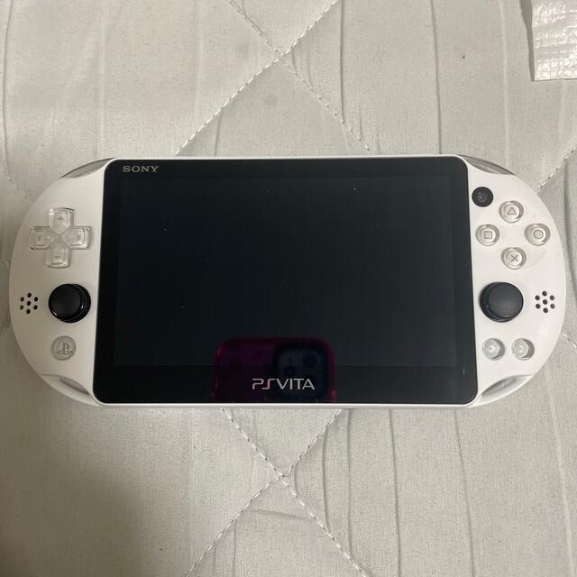 PlayStation(プレイステーション)のPlayStation vita pch-2000 エンタメ/ホビーのゲームソフト/ゲーム機本体(携帯用ゲーム機本体)の商品写真