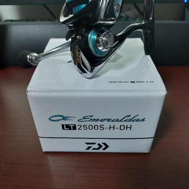 ダイワ エメラルダスLT 2500S-H-DH ダイワ エメラルダスLT 2500S-H-DH