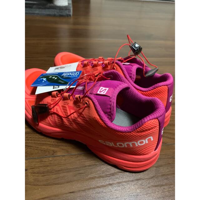 SALOMON(サロモン)の新品【半額以下】SALOMON サロモンsonic pro レディース スポーツ/アウトドアのランニング(シューズ)の商品写真