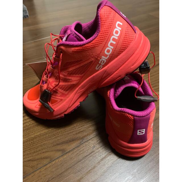 SALOMON(サロモン)の新品【半額以下】SALOMON サロモンsonic pro レディース スポーツ/アウトドアのランニング(シューズ)の商品写真