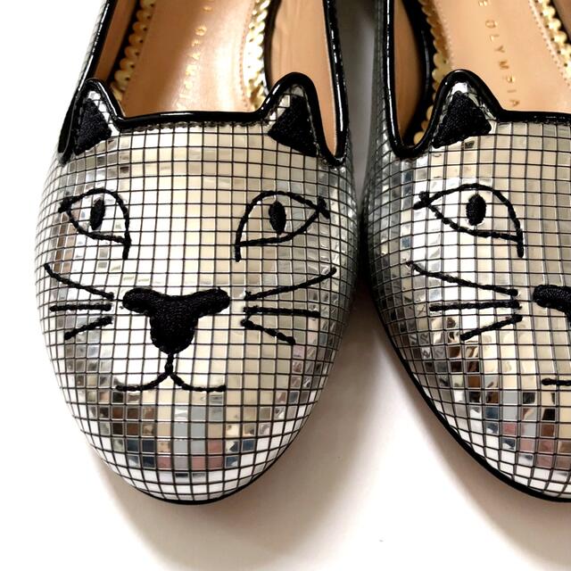 Charlotte Olympia(シャルロットオリンピア)の新品/37 シャーロット オリンピア KITTY キティ パンプス シルバー レディースの靴/シューズ(ハイヒール/パンプス)の商品写真