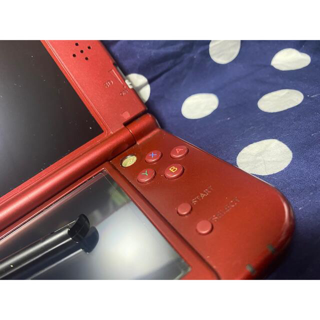 ニンテンドー3DS(ニンテンドー3DS)のNewニンテンドー3DS LL メタリックレッド エンタメ/ホビーのゲームソフト/ゲーム機本体(携帯用ゲーム機本体)の商品写真