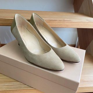 自由区 - 24.5cm Lサイズ 自由区 ジユウク ベージュ パンプスの通販 by