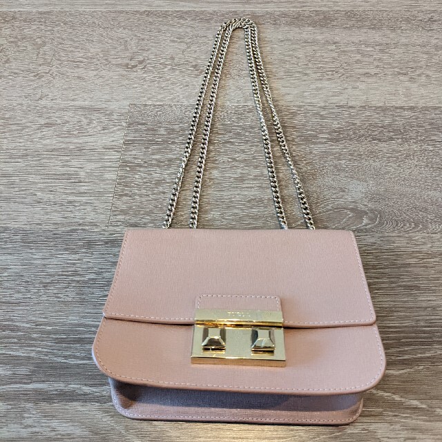 Furla(フルラ)のFURLA フルラ メトロポリス ピンクベージュ レディースのバッグ(ショルダーバッグ)の商品写真