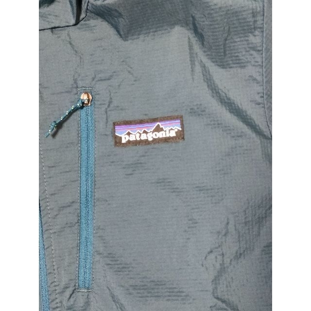 patagonia(パタゴニア)の【新品】Patagonia パタゴニア メンズ・フーディニ・ジャケット XS 紺 メンズのジャケット/アウター(ナイロンジャケット)の商品写真