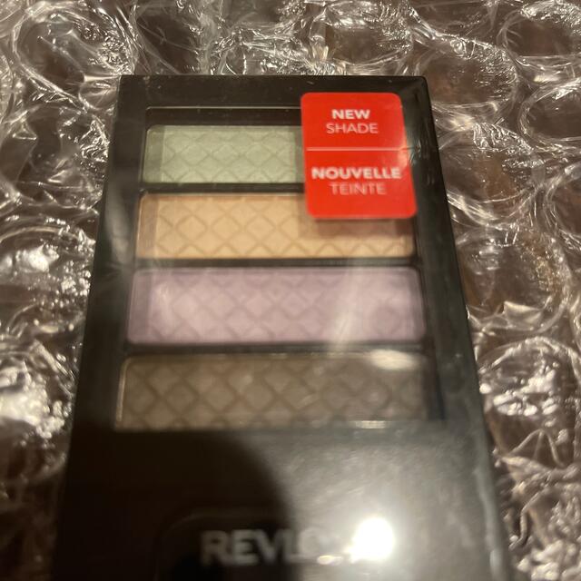 REVLON(レブロン)のレブロン　アイシャドウ　未使用未開封 コスメ/美容のベースメイク/化粧品(アイシャドウ)の商品写真