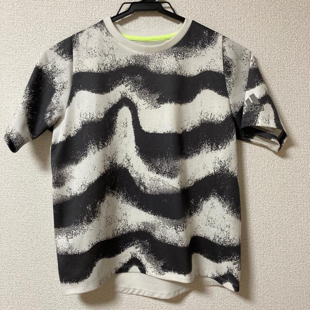 adidas(アディダス)のアディダス　キッズTシャツ　150 キッズ/ベビー/マタニティのキッズ服男の子用(90cm~)(Tシャツ/カットソー)の商品写真