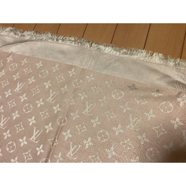 LOUIS VUITTON(ルイヴィトン)のツバメ様専用【正規品】ルイ・ヴィトン　モノグラム大判ショール レディースのファッション小物(マフラー/ショール)の商品写真