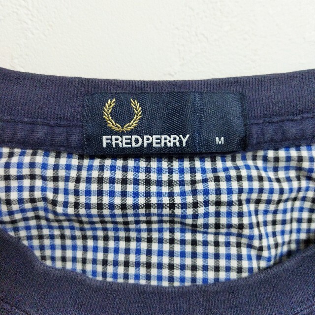 FRED PERRY(フレッドペリー)の美品　FRED PERRY　フレッドペリー　ネイビー系　Ｔシャツ メンズのトップス(Tシャツ/カットソー(半袖/袖なし))の商品写真