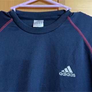 アディダス(adidas)のadidas Tシャツ(Tシャツ/カットソー)