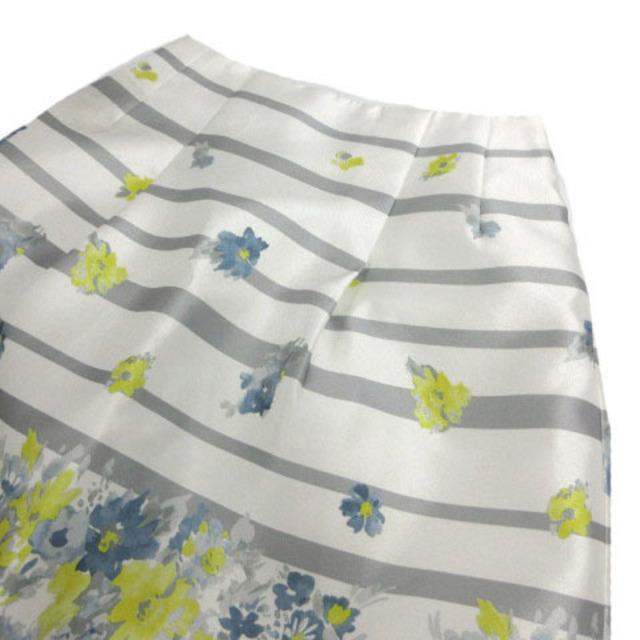 MIIA(ミーア)のミーア MIIA スカート 半光沢 ボーダー 花柄 白 グレー マルチカラー 2 レディースのスカート(ひざ丈スカート)の商品写真