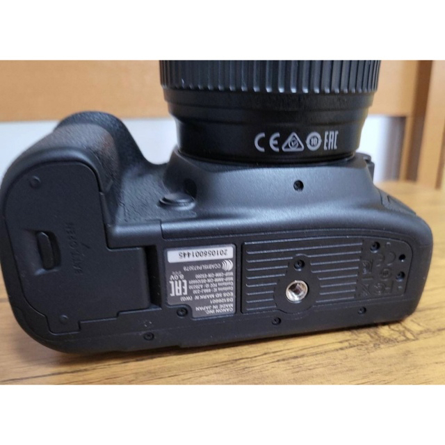 Canon(キヤノン)のCanon EOS 5D MarkIV レンズ バッテリーグリップ BG-E20 スマホ/家電/カメラのカメラ(デジタル一眼)の商品写真