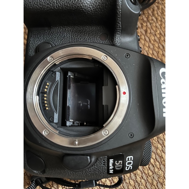 Canon(キヤノン)のCanon EOS 5D MarkIV レンズ バッテリーグリップ BG-E20 スマホ/家電/カメラのカメラ(デジタル一眼)の商品写真