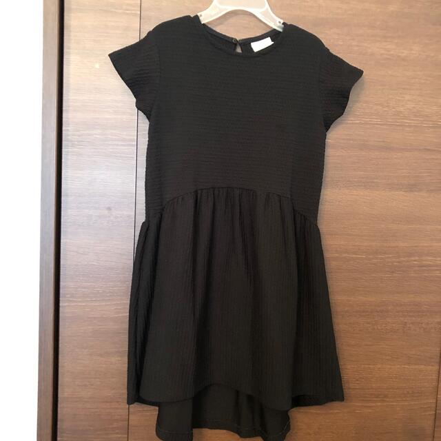 ZARA KIDS(ザラキッズ)のZARA 116 6才 黒ワンピース キッズ/ベビー/マタニティのキッズ服女の子用(90cm~)(ワンピース)の商品写真