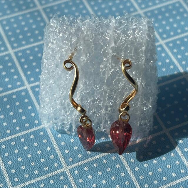 18金イエローゴールド ガーネットピアス - ピアス