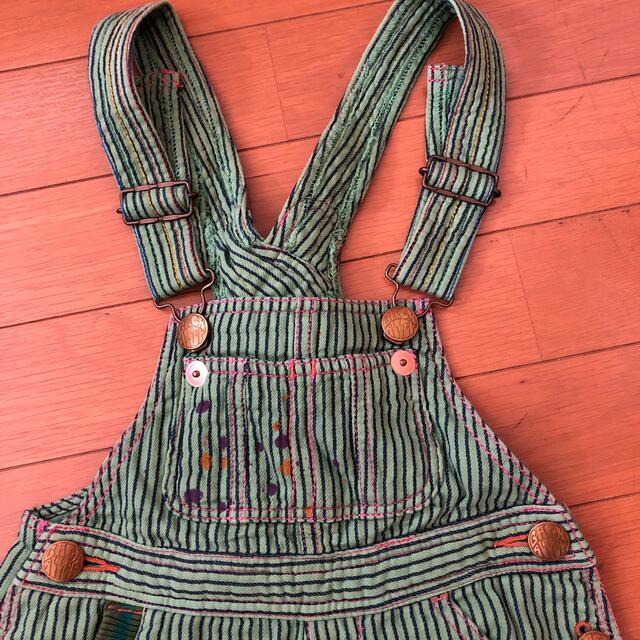 BACK ALLEY(バックアレイ)のバックアレイ　　オーバーオール　グリーン　刺繍　ペンキ　ワッペン  キッズ/ベビー/マタニティのキッズ服男の子用(90cm~)(パンツ/スパッツ)の商品写真