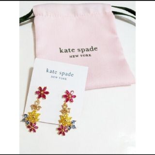 ケイトスペードニューヨーク(kate spade new york)の【新品】kate spade ケイトスペード ピアス　ファーストブルームゴールド(ピアス)