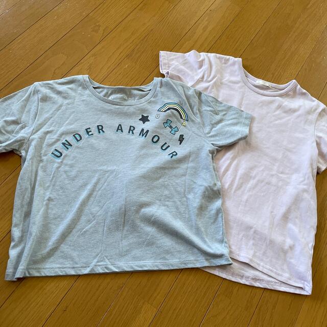 UNDER ARMOUR(アンダーアーマー)のTシャツ二枚セット キッズ/ベビー/マタニティのキッズ服女の子用(90cm~)(Tシャツ/カットソー)の商品写真