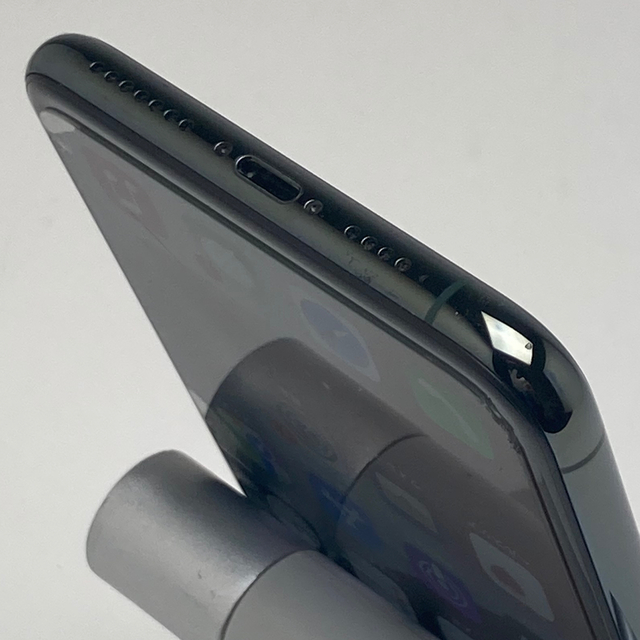 Apple(アップル)のSIMロック解除済 iPhone 11 Pro Max 256GB  スマホ/家電/カメラのスマートフォン/携帯電話(スマートフォン本体)の商品写真