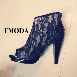 エモダ(EMODA)の総レースブーツ(ブーツ)