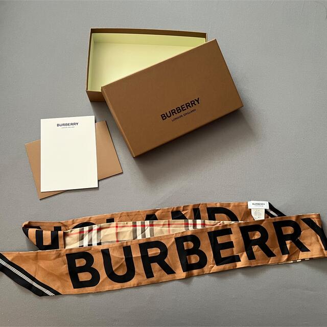 BURBERRY(バーバリー)のBurberry スカーフ レディースのファッション小物(バンダナ/スカーフ)の商品写真
