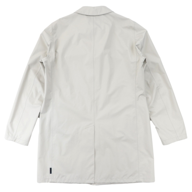 HERNO(ヘルノ)の美品 ヘルノ Laminar ステンカラーコート メンズ オフホワイト 50 メンズのジャケット/アウター(ステンカラーコート)の商品写真