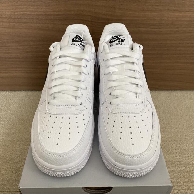 NIKE(ナイキ)の【完売品】NIKE AIR FORCE 1 '07 WHITE/BLACK メンズの靴/シューズ(スニーカー)の商品写真