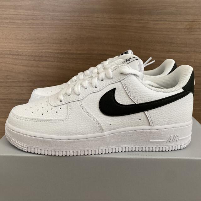 NIKE(ナイキ)の【完売品】NIKE AIR FORCE 1 '07 WHITE/BLACK メンズの靴/シューズ(スニーカー)の商品写真