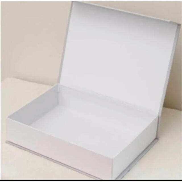 3COINS(スリーコインズ)のスリコ　スリーコインズ　ブック型小物入れ　ブック型ボックス インテリア/住まい/日用品のインテリア小物(小物入れ)の商品写真