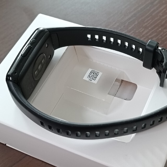 HUAWEI(ファーウェイ)のHuawei band 6Pro ﾌｧｰｳｪｲ ｽﾏｰﾄｳｫｯﾁ メンズの時計(腕時計(デジタル))の商品写真