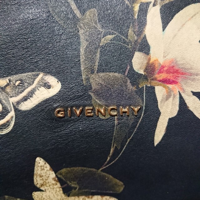 GIVENCHY(ジバンシィ)の訳あり/正規品/GIVENCHY/パンドラ/花&蝶柄/ショルダーバッグ レディースのバッグ(ショルダーバッグ)の商品写真
