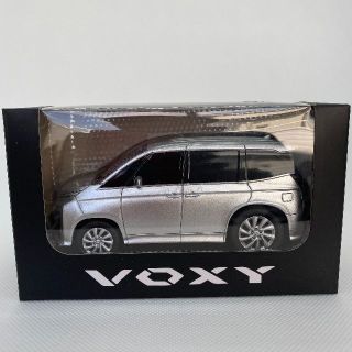 トヨタ(トヨタ)のトヨタ VOXY　ヴォクシー　プルバックカー ミニカー （シルバー）(ミニカー)