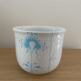 ロイヤルコペンハーゲン(ROYAL COPENHAGEN)のさーもん様専用です　ロイヤルコペンハーゲン　ホワイトパルメッテ　　フラワーポット(食器)