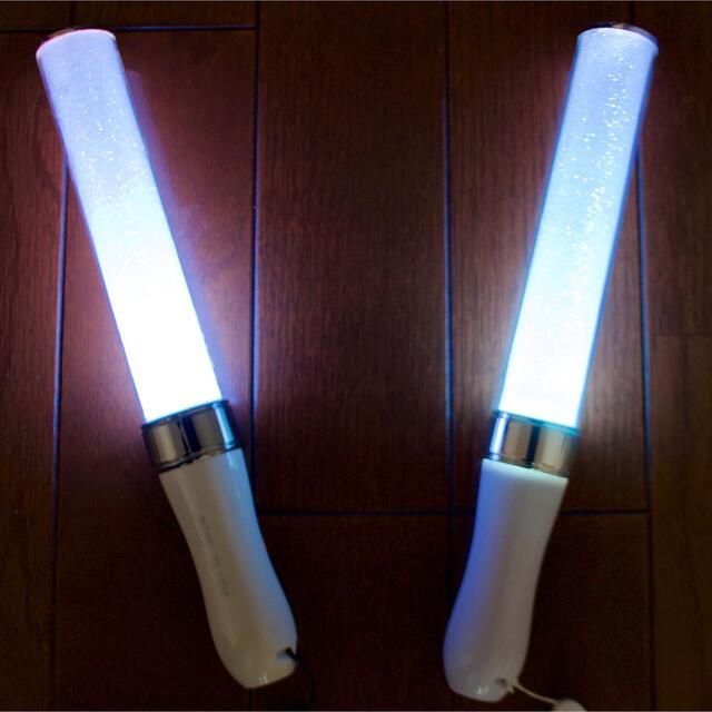 【キンブレ比較有】LED ペンライト 15色 2本 エンタメ/ホビーの声優グッズ(ペンライト)の商品写真