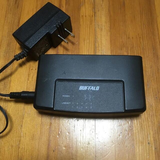 Buffalo(バッファロー)の5口　スイッチング　ハブ　PC スマホ/家電/カメラのPC/タブレット(PC周辺機器)の商品写真