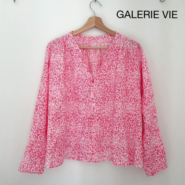 [美品]GALERIE VIE リネン Vネックタックシャツ