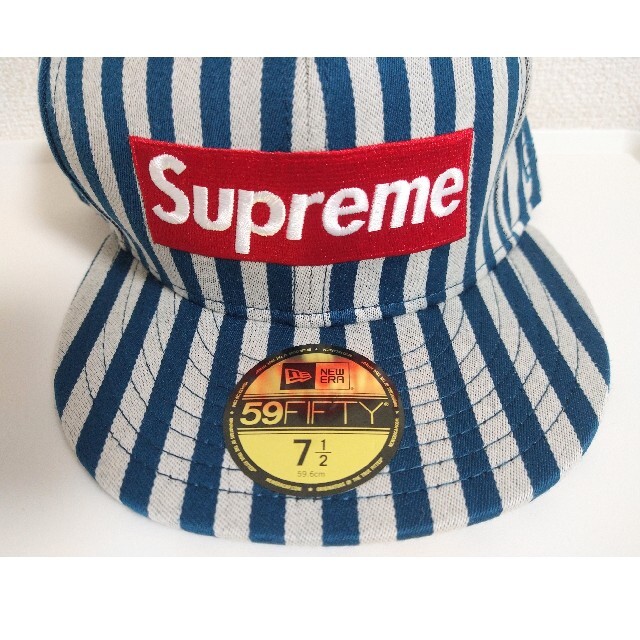 Supreme(シュプリーム)のシュプリーム ニューエラ キャップ ボックスロゴ ブルー グリーン ストライプ メンズの帽子(キャップ)の商品写真