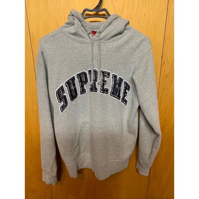 supreme パーカー