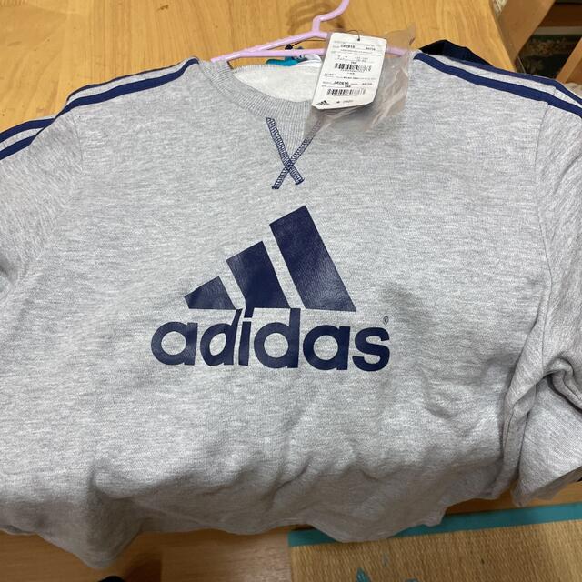 adidas(アディダス)の値下げadidasトレーナー キッズ/ベビー/マタニティのキッズ服男の子用(90cm~)(Tシャツ/カットソー)の商品写真