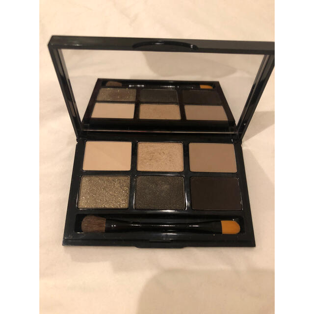 BOBBI BROWN(ボビイブラウン)のボビイブラウン アイシャドウパレット コスメ/美容のベースメイク/化粧品(アイシャドウ)の商品写真