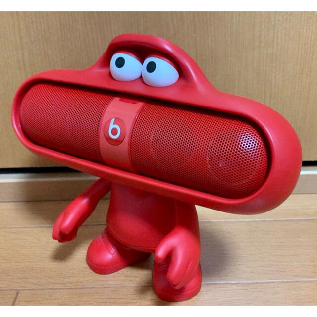 Beats by Dr Dre(ビーツバイドクタードレ)のbeats pill 2.0 Bluetoothスピーカー（Red）スタンド付き スマホ/家電/カメラのオーディオ機器(スピーカー)の商品写真