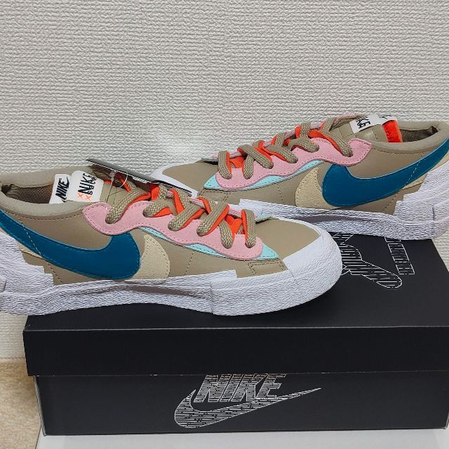 sacai(サカイ)の【新品25cm】 Nike x sacai x KAWS Blazer Low メンズの靴/シューズ(スニーカー)の商品写真