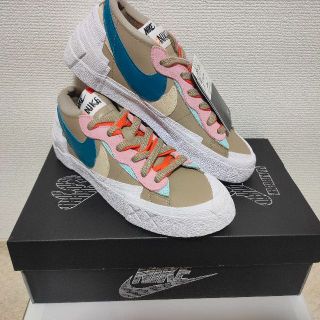 サカイ(sacai)の【新品25cm】 Nike x sacai x KAWS Blazer Low(スニーカー)